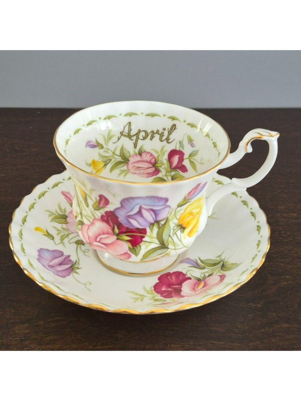 Royal Albert April Flower of the Month/Sweet Pea Teacup & Saucer, Shabby Chic Fl